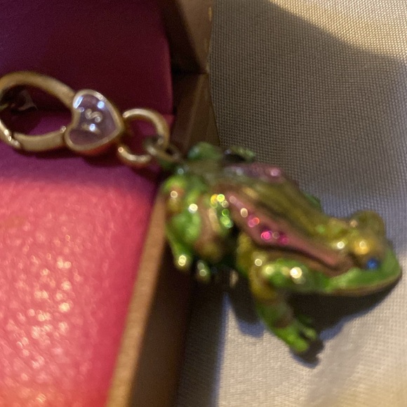 Vintage Frog Pendant - Picture 5 of 5